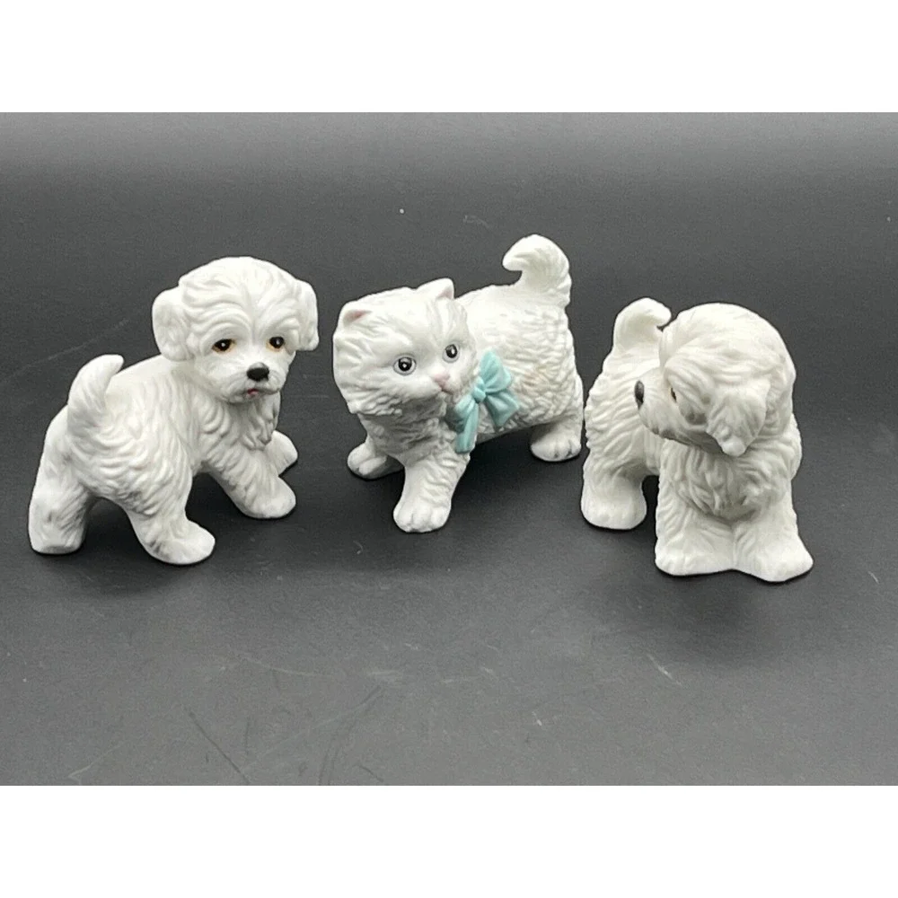 Vintage Homco White Persian Kitten Cat + Dog Figurines Blue Bows Vintage Qty 3